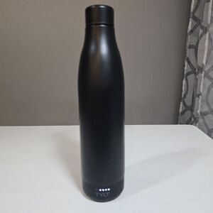 Tylt 17-oz Water Bottle with 5,700mAh Power Bank Wireless Carger. Never Used